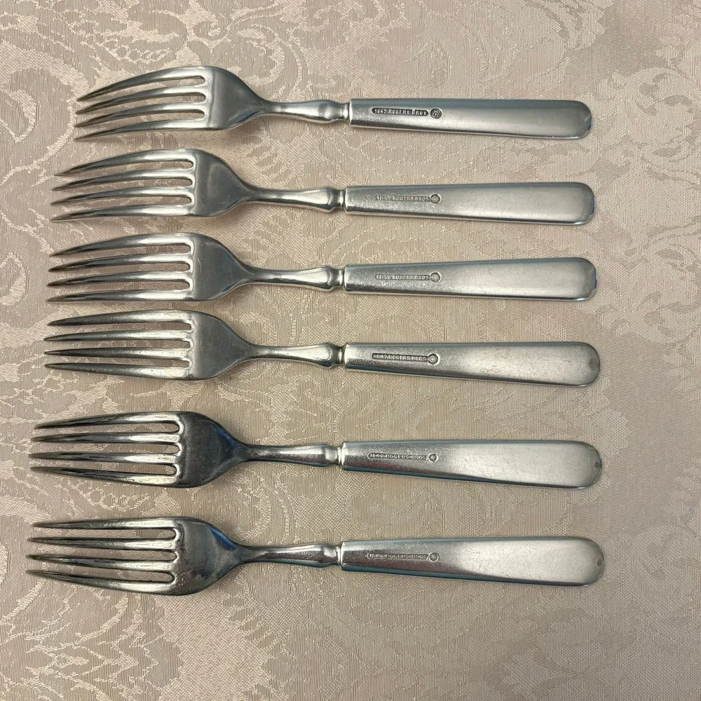 1847 Rogers Bros Plain Round Silverplate Fork Lot of 6 2 Monogrammed Replacement